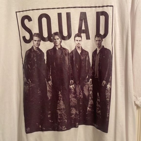 Vampire Diaries T shirt - Picture 2 of 2